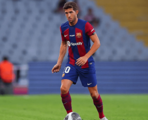 Retaining Sergi Roberto may boost the morale of the young and inexperience Barca squad 